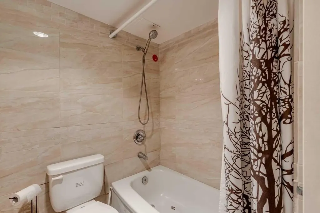 1320 12 Avenue SW Calgary AB T3C3R6