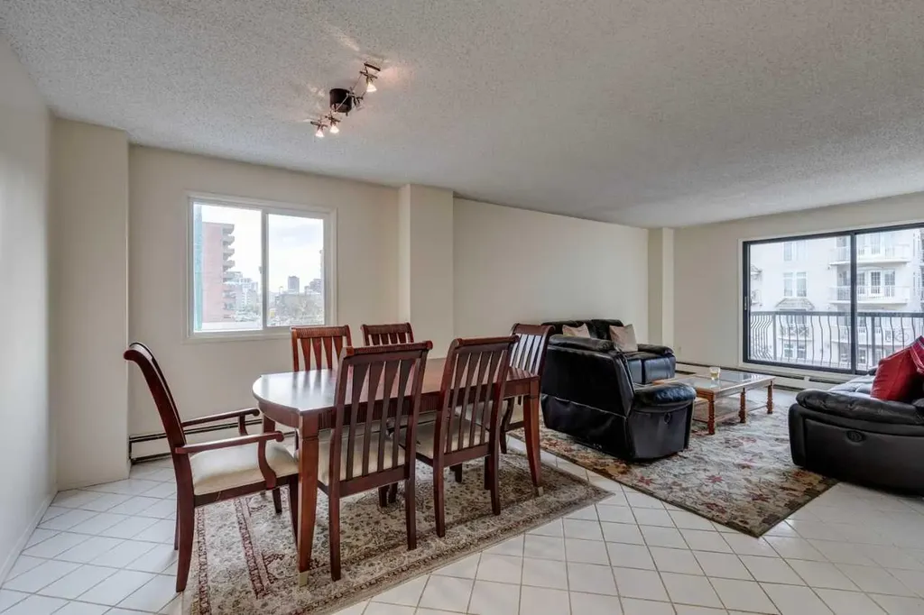 1320 12 Avenue SW Calgary AB T3C3R6