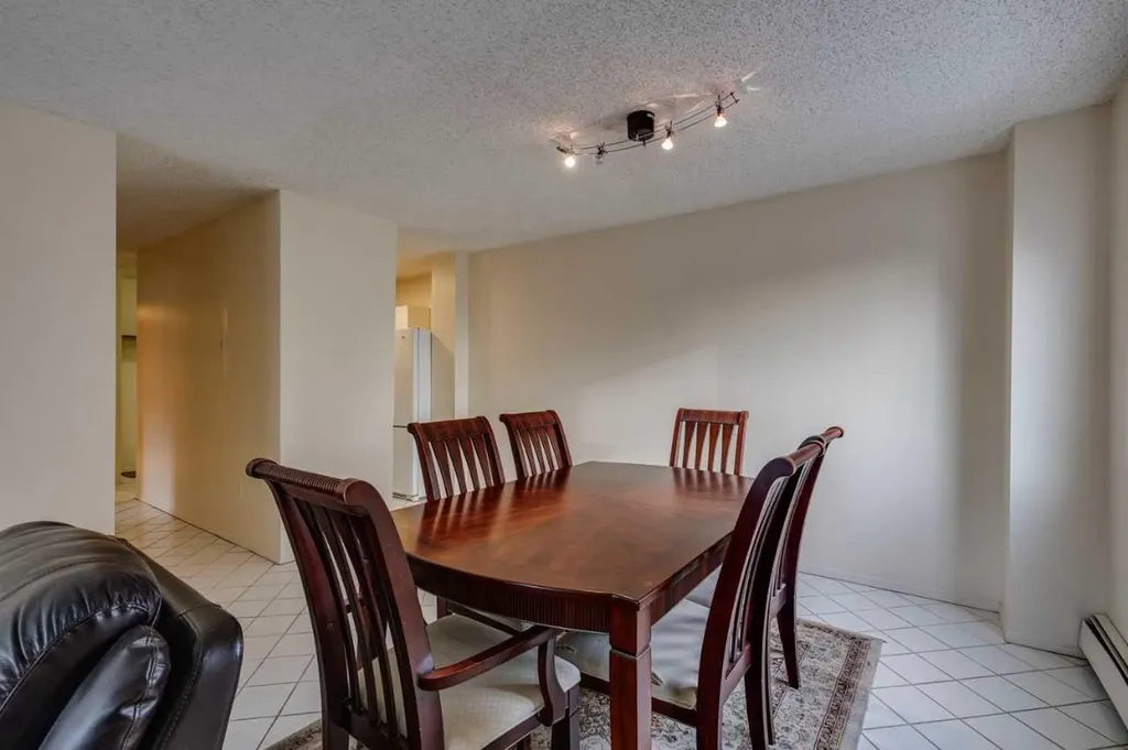 1320 12 Avenue SW Calgary AB T3C3R6