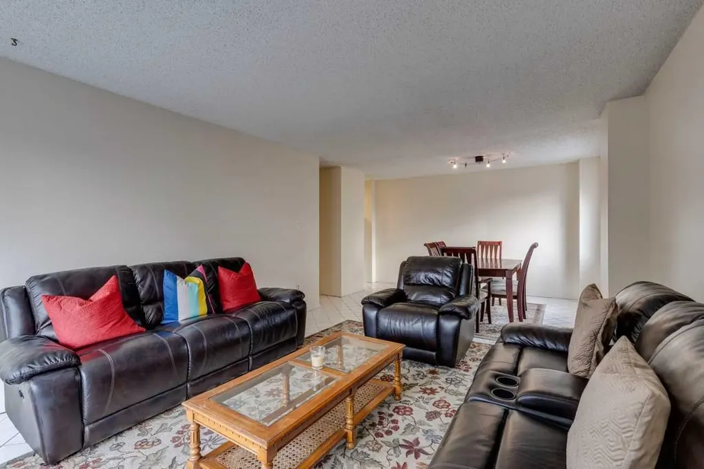 1320 12 Avenue SW Calgary AB T3C3R6
