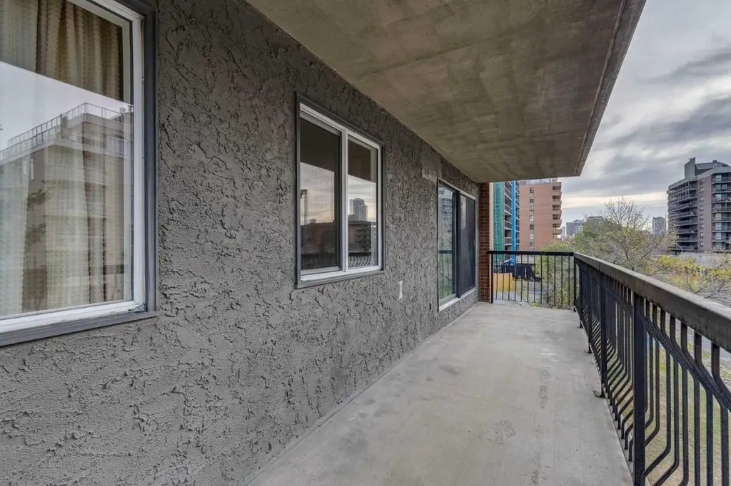 1320 12 Avenue SW Calgary AB T3C3R6