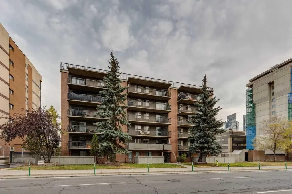 1320 12 Avenue SW Calgary AB T3C3R6