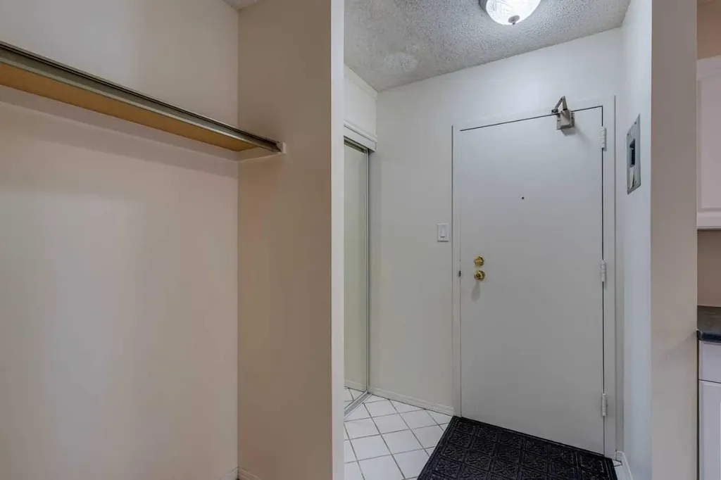 1320 12 Avenue SW Calgary AB T3C3R6