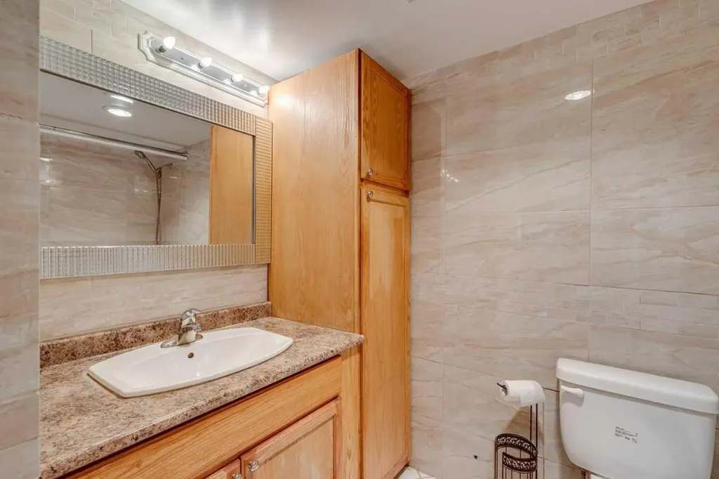 1320 12 Avenue SW Calgary AB T3C3R6