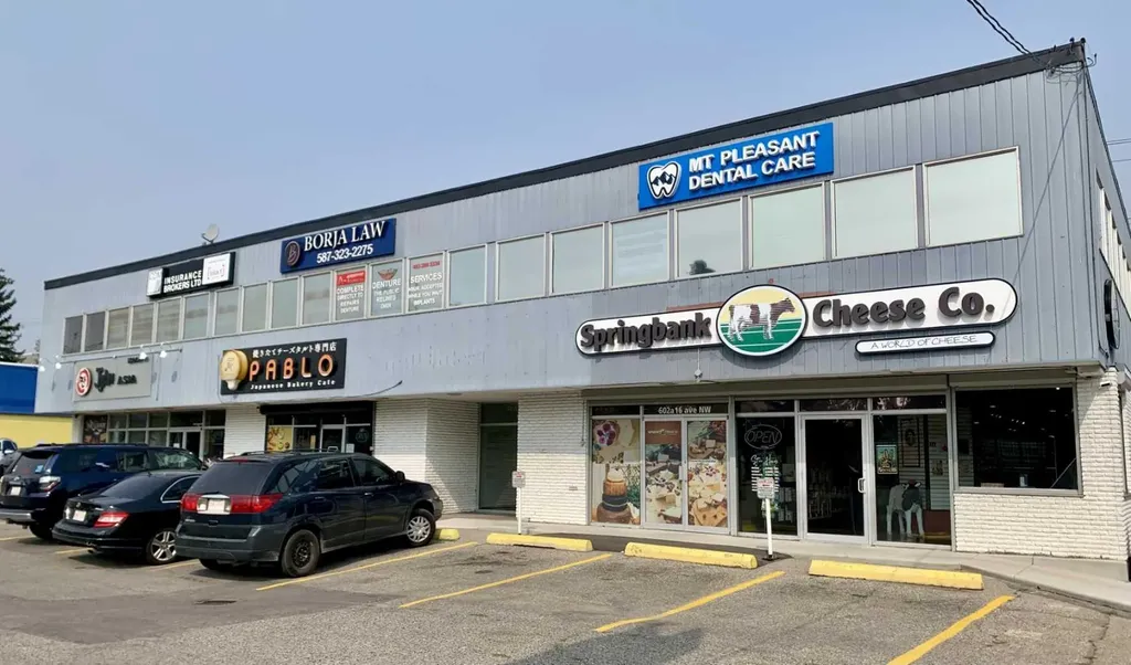 602 16 Avenue NW Calgary AB T2M 0J7