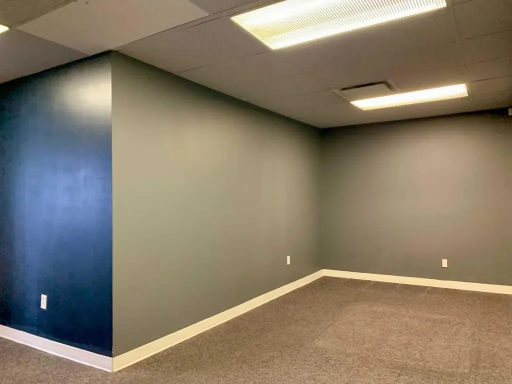 602 16 Avenue NW Calgary AB T2M 0J7
