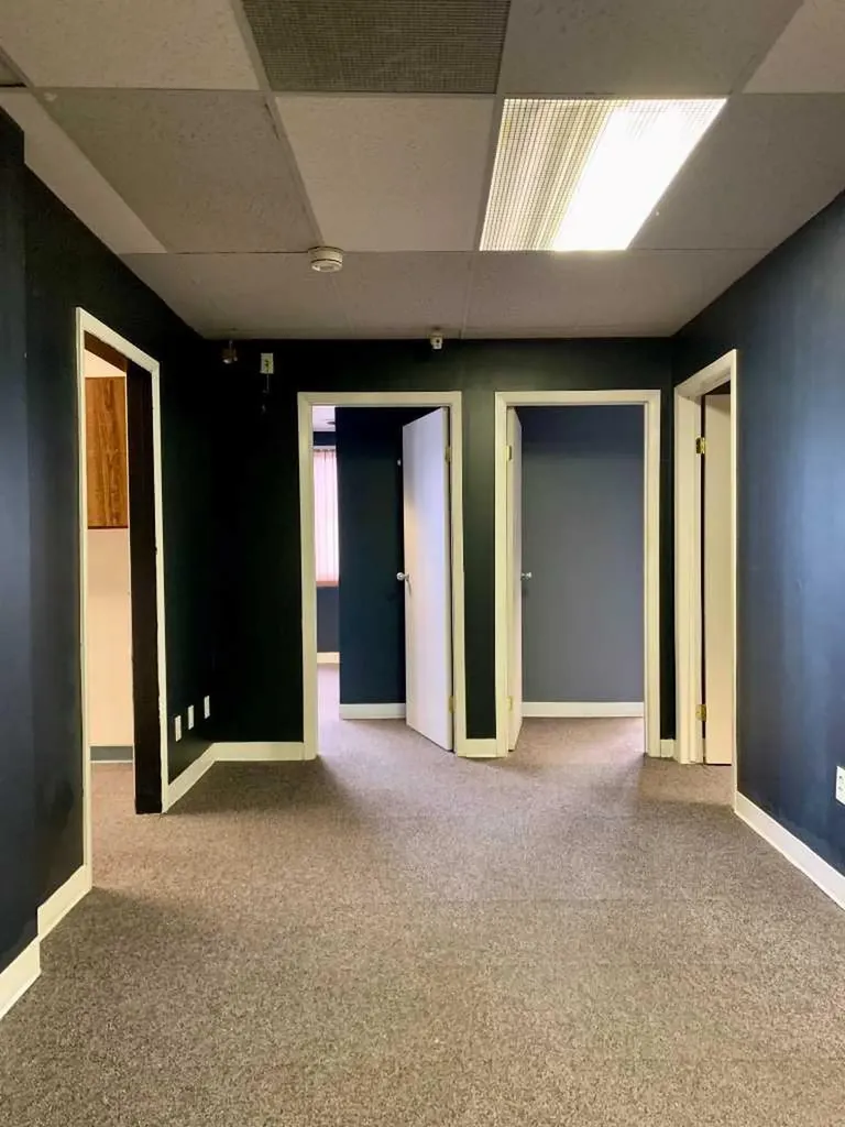 602 16 Avenue NW Calgary AB T2M 0J7