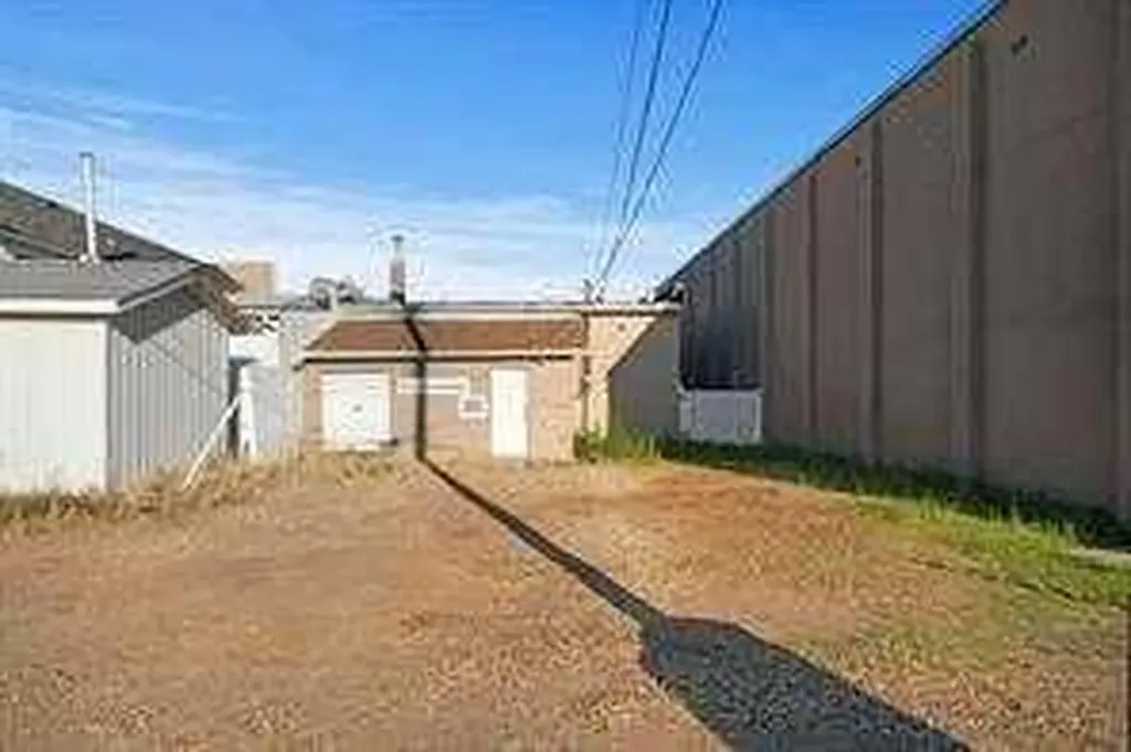 5016 50th Street Street Daysland AB T4V 1A0