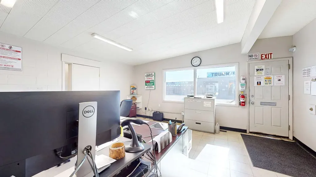 666 15 Street SW Medicine Hat AB T1A4W3