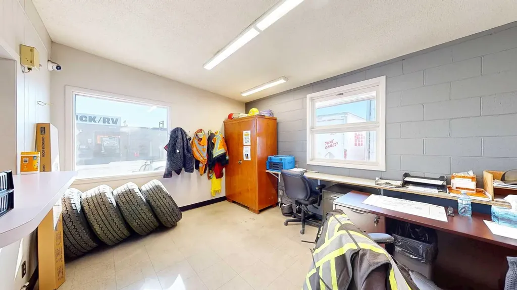 666 15 Street SW Medicine Hat AB T1A4W3