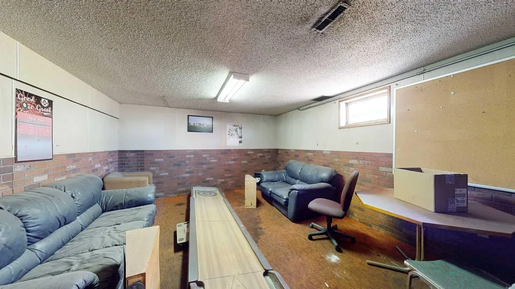 666 15 Street SW Medicine Hat AB T1A4W3