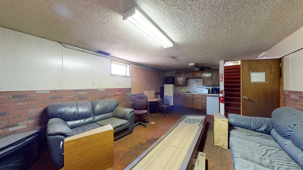 666 15 Street SW Medicine Hat AB T1A4W3