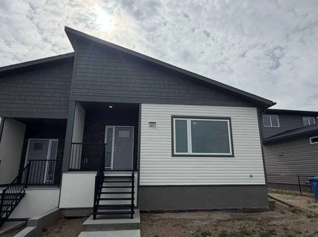33 Sierra Green SW Medicine Hat AB T1B 0R5