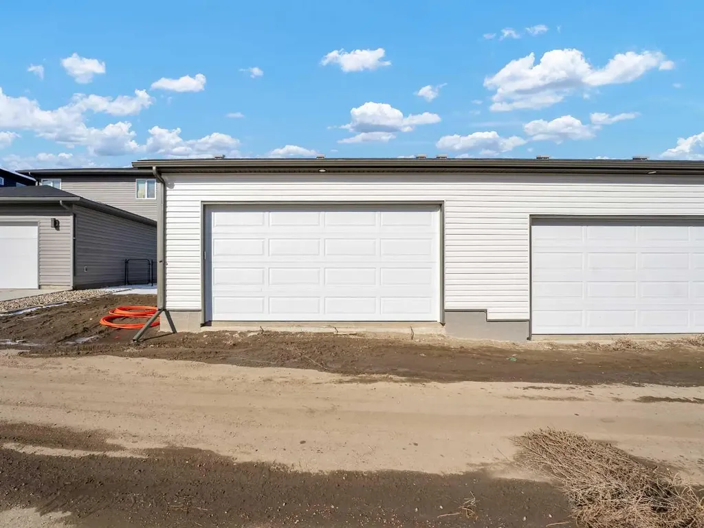 33 Sierra Green SW Medicine Hat AB T1B 0R5