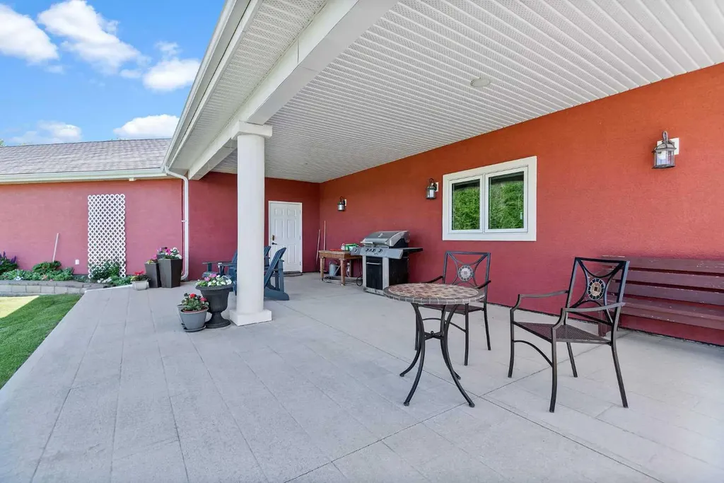 41525 Range Road 32 Rural Lacombe County AB T0C2J0
