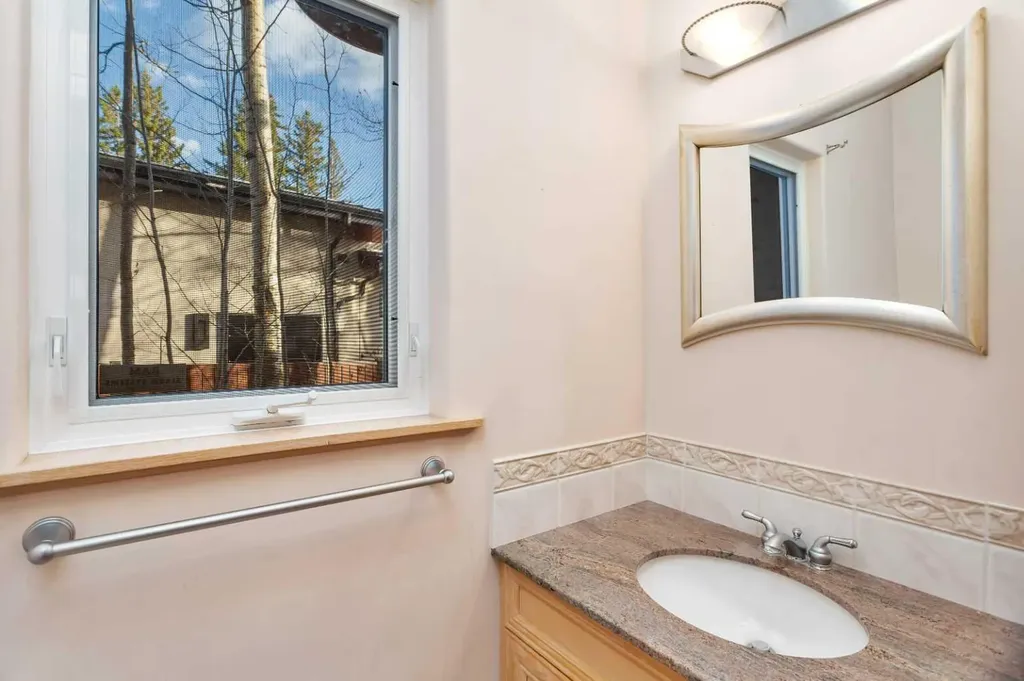 185 Birchcliff Road Birchcliff AB T4S 1R6