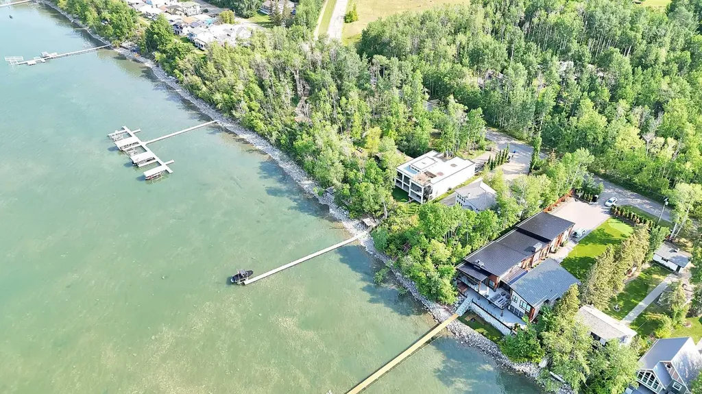 185 Birchcliff Road Birchcliff AB T4S 1R6