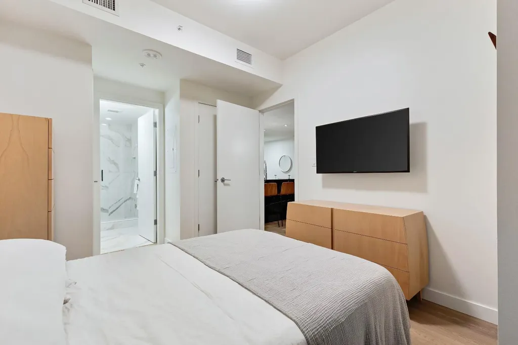 128 Waterfront Court SW Calgary AB T2P1K9
