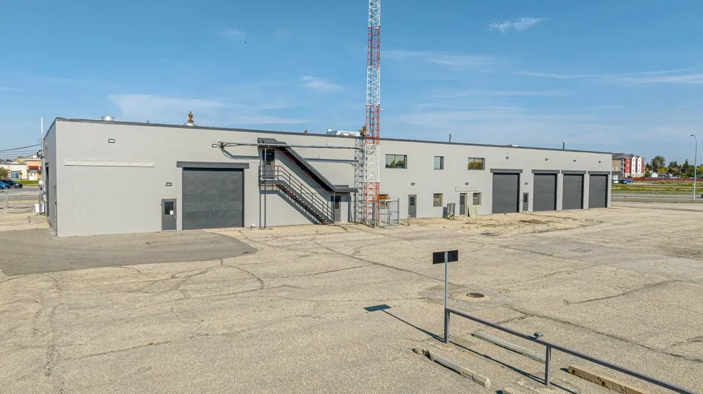 9717 97 Avenue Grande Prairie AB T8V 6L9
