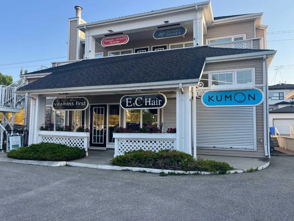 2136 33 Avenue SW Calgary AB T2T 1Z6