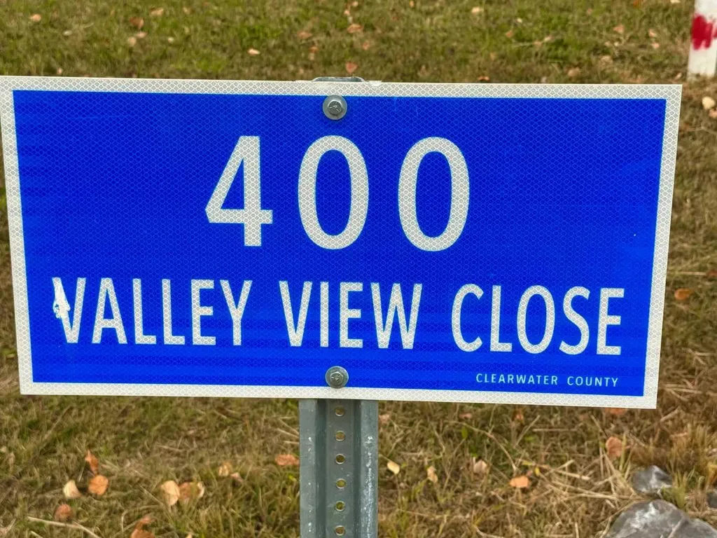 400 Valley View Close Rural Clearwater County AB T4T 1A7