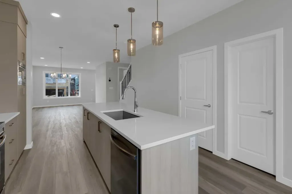 2022 Cobblebrook Crescent SW Airdrie AB T4B 5X1