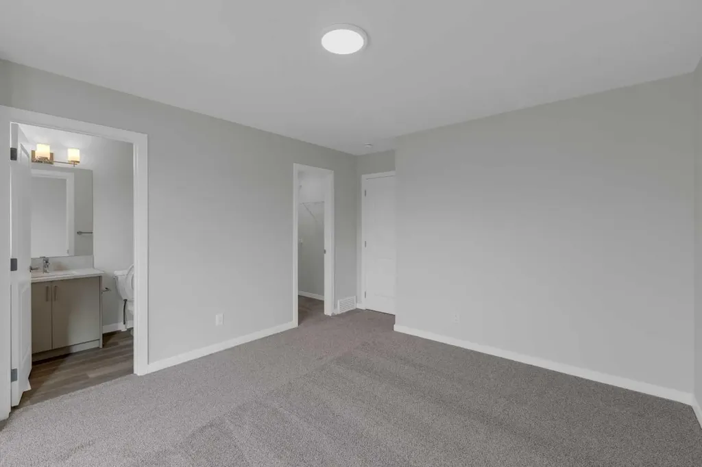 2022 Cobblebrook Crescent SW Airdrie AB T4B 5X1