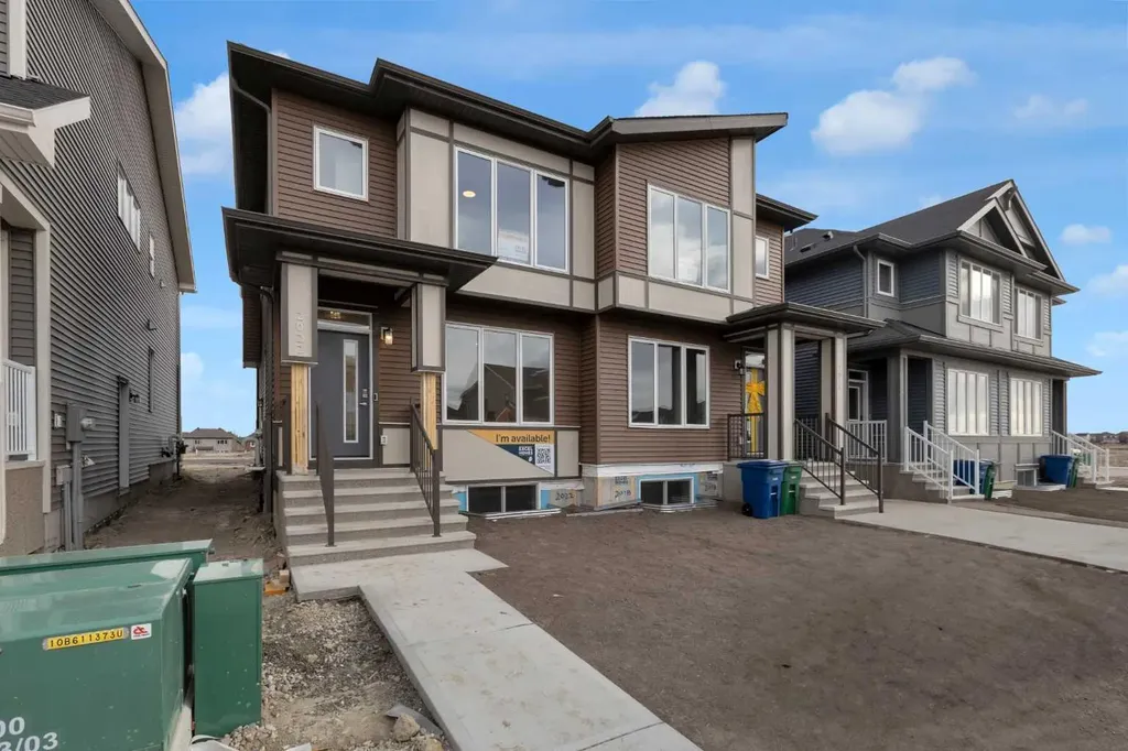 2022 Cobblebrook Crescent SW Airdrie AB T4B 5X1