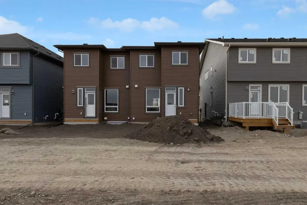 2022 Cobblebrook Crescent SW Airdrie AB T4B 5X1