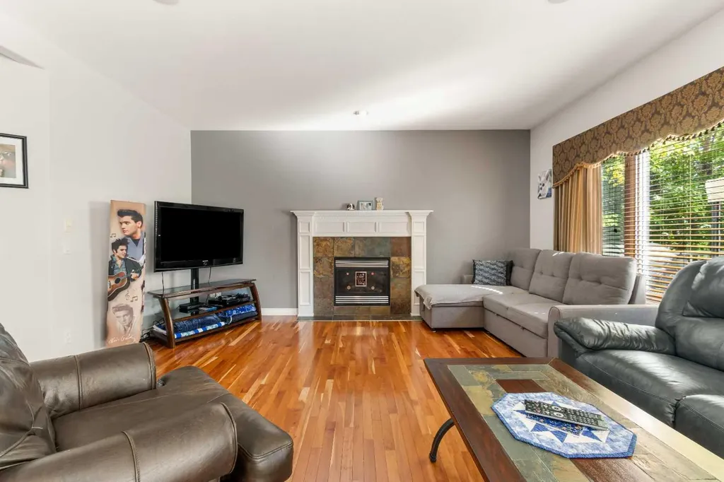 3905 44a Avenue Drayton Valley AB T7A 1V9