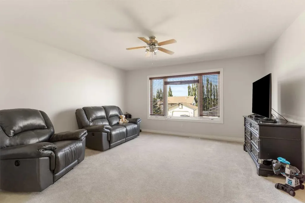 3905 44a Avenue Drayton Valley AB T7A 1V9