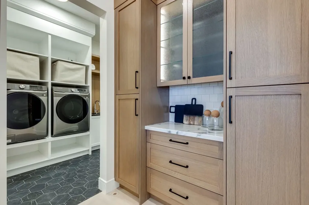 8 Calais Lane SW Calgary AB T3E 7K1