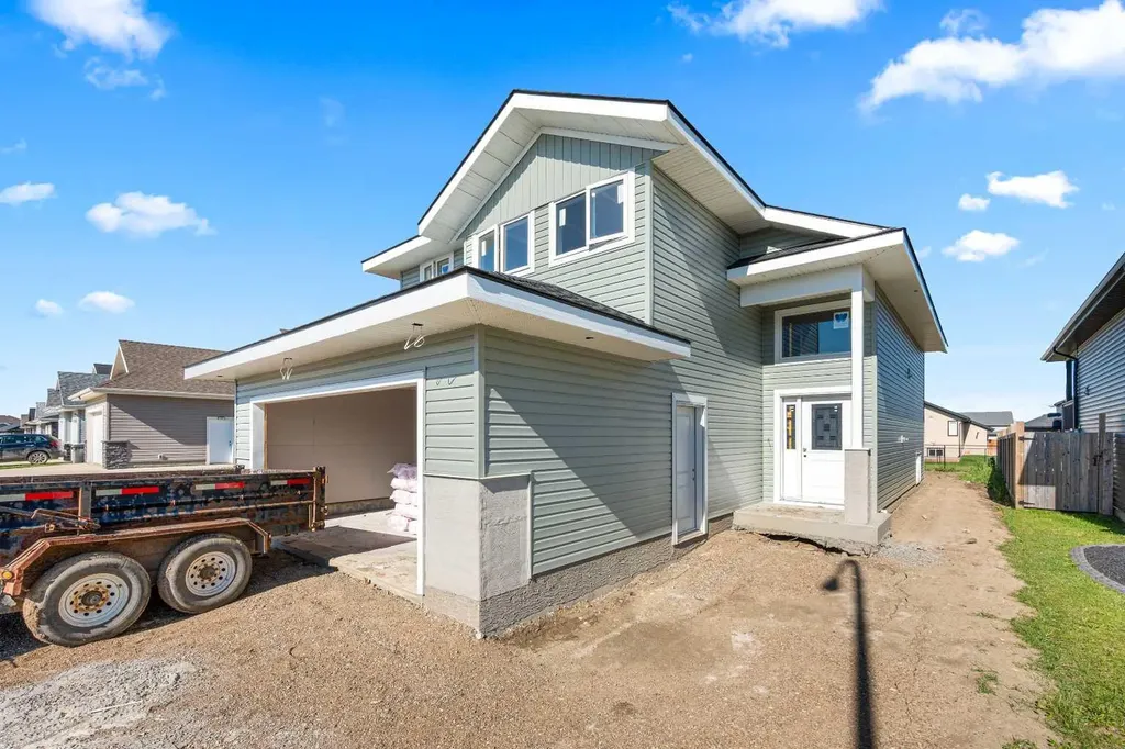 3705 42 Avenue Lloydminster SK S9V 2K4