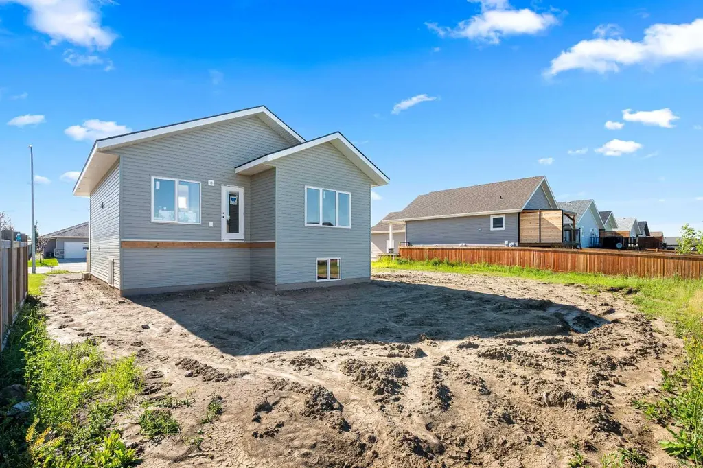 3705 42 Avenue Lloydminster SK S9V 2K4