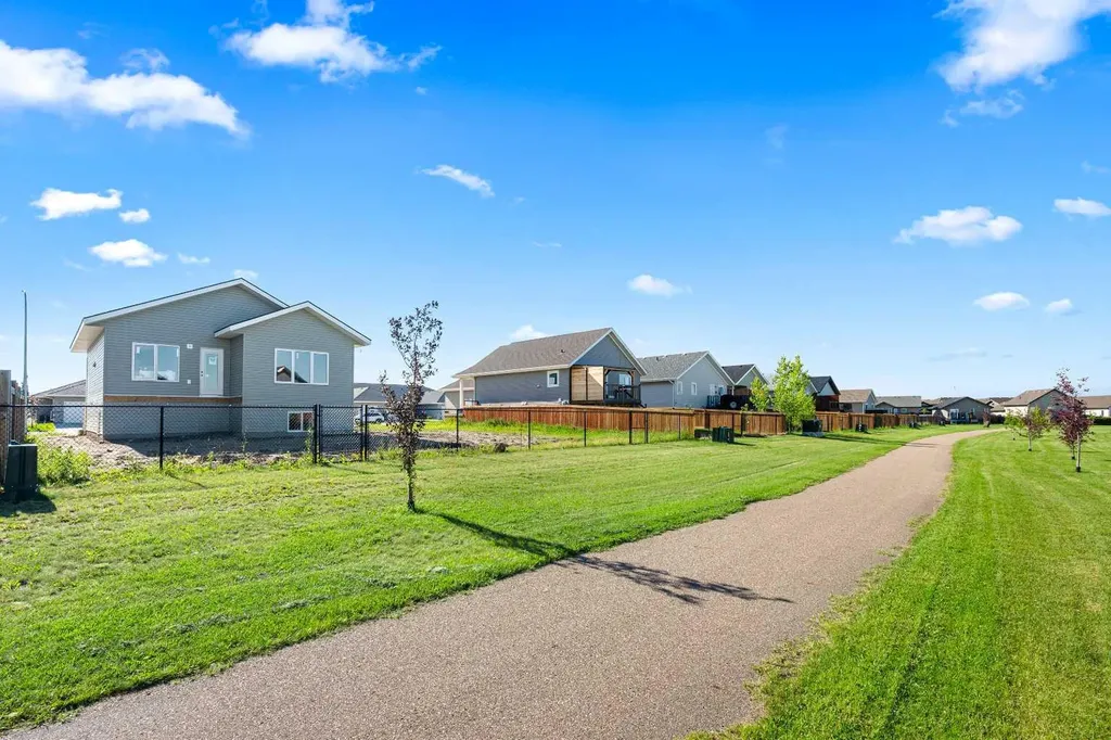 3705 42 Avenue Lloydminster SK S9V 2K4