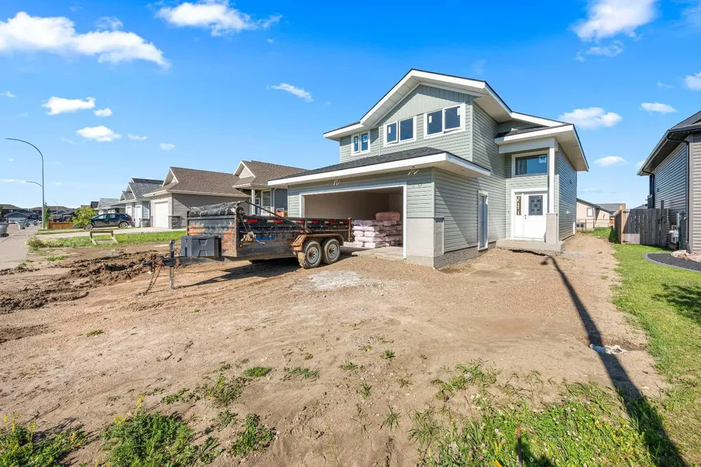 3705 42 Avenue Lloydminster SK S9V 2K4