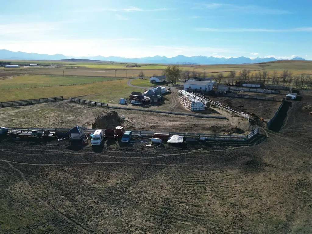 275083 Twp Road 41 Hill Spring AB T0K 1E0