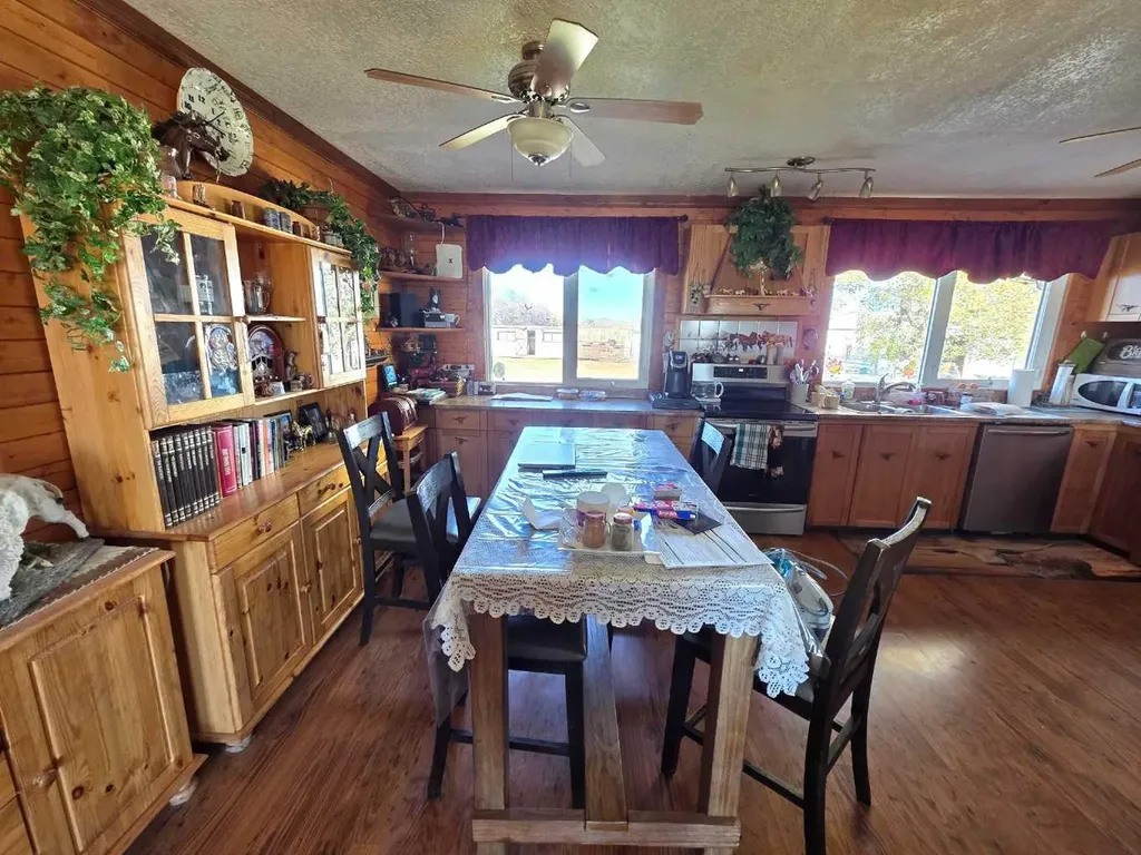 275083 Twp Road 41 Hill Spring AB T0K 1E0