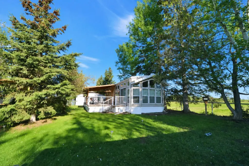 12040 Township Road 422 Parkland Beach AB T0C 2J0