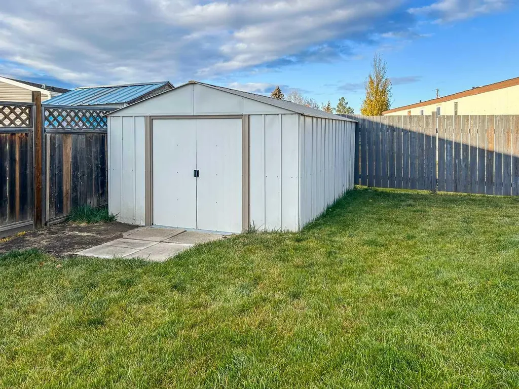 4802 54 Avenue Camrose AB T4V 3A5