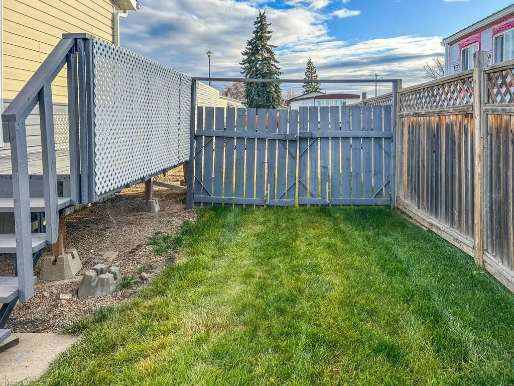 4802 54 Avenue Camrose AB T4V 3A5