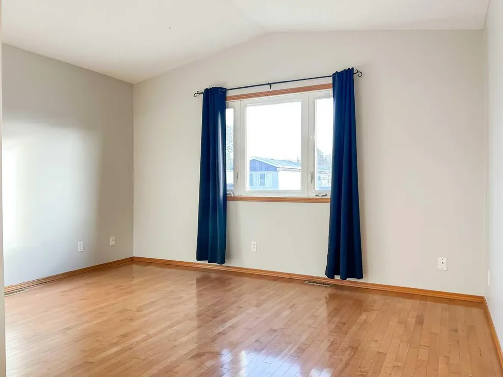 4802 54 Avenue Camrose AB T4V 3A5