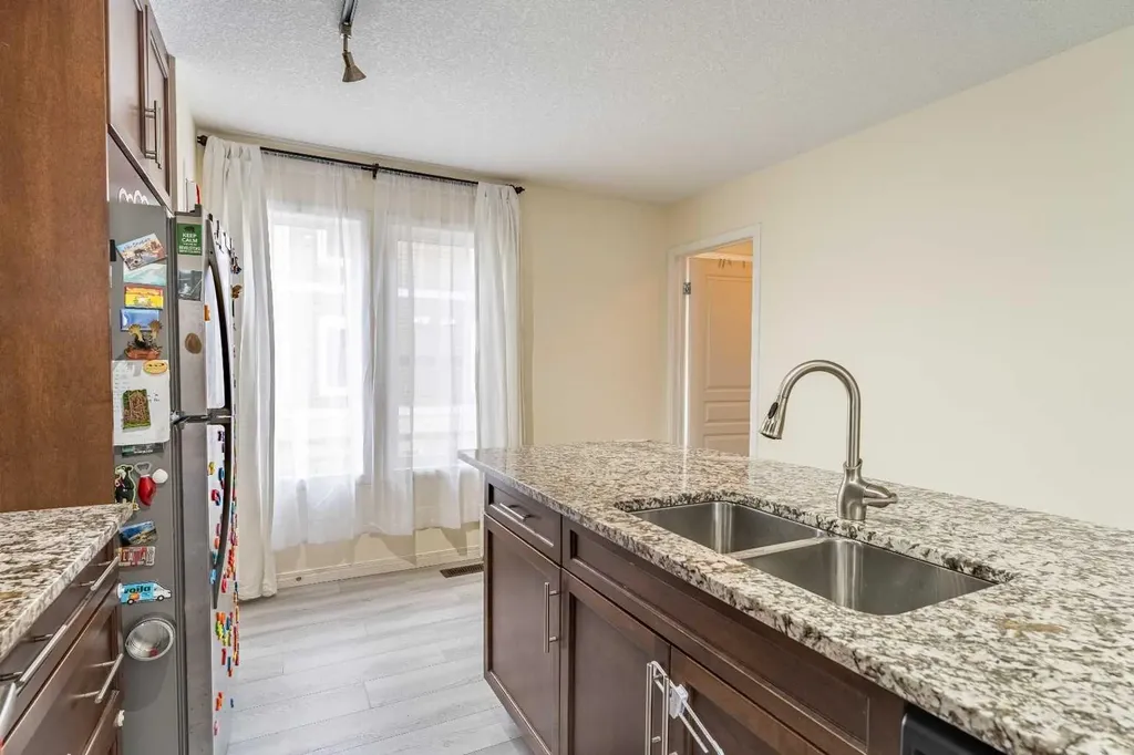 37 Auburn Bay Link SE Calgary AB T3M 0Y5