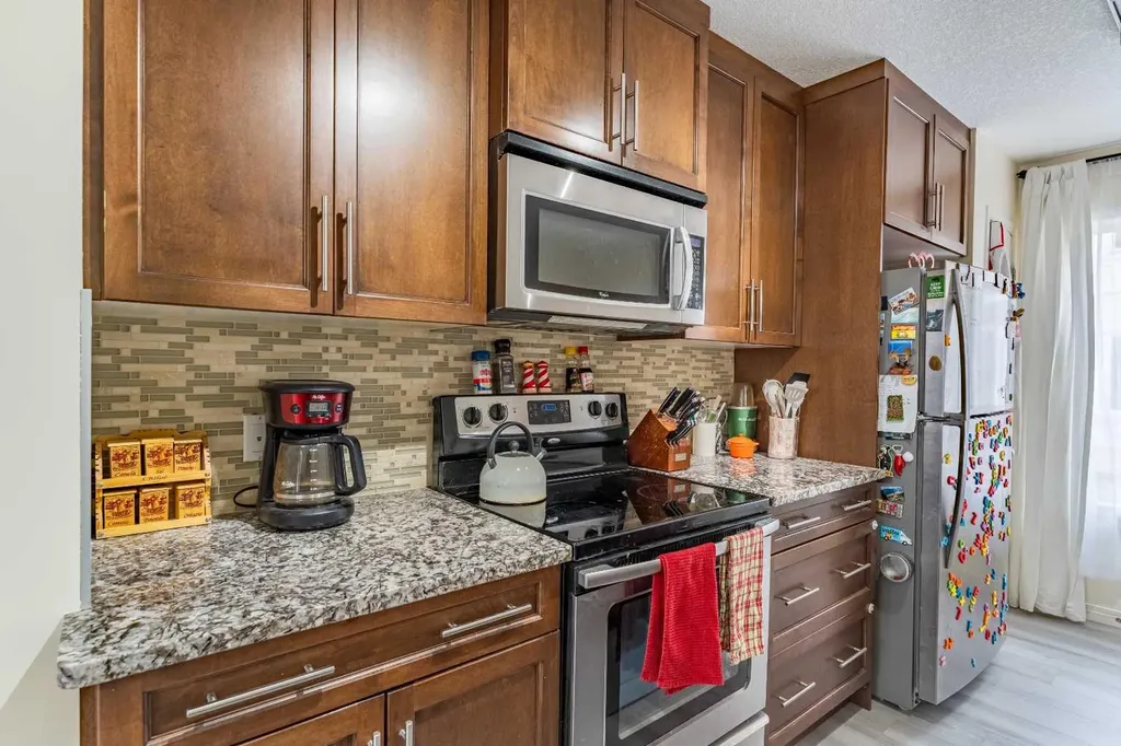 37 Auburn Bay Link SE Calgary AB T3M 0Y5