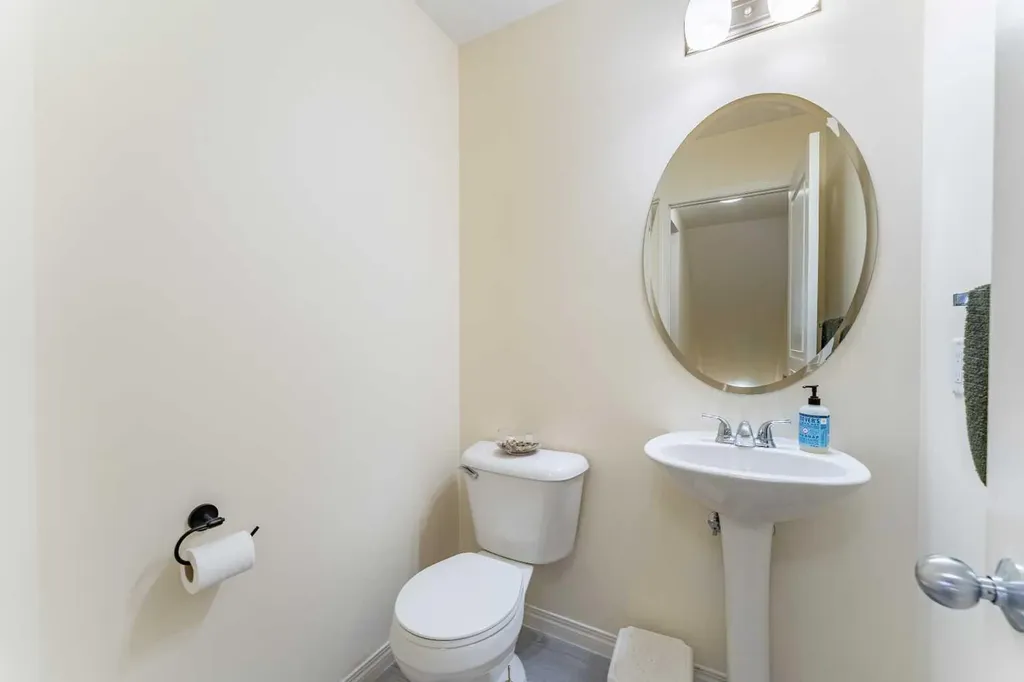 37 Auburn Bay Link SE Calgary AB T3M 0Y5
