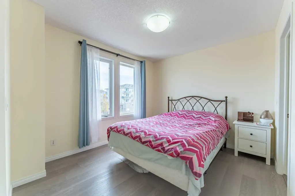 37 Auburn Bay Link SE Calgary AB T3M 0Y5
