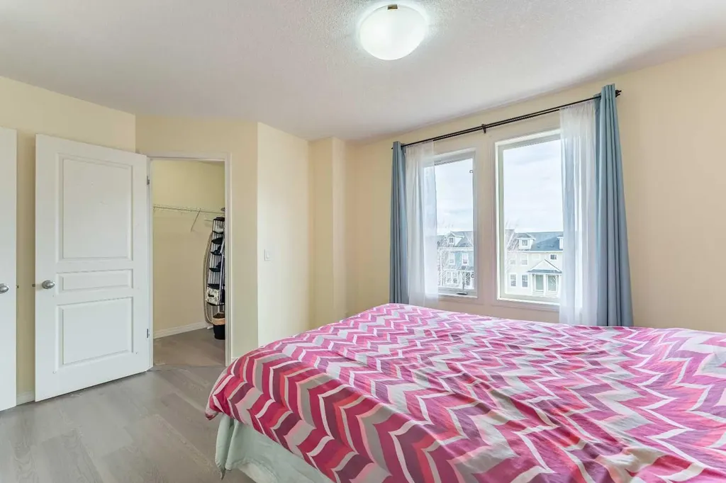 37 Auburn Bay Link SE Calgary AB T3M 0Y5