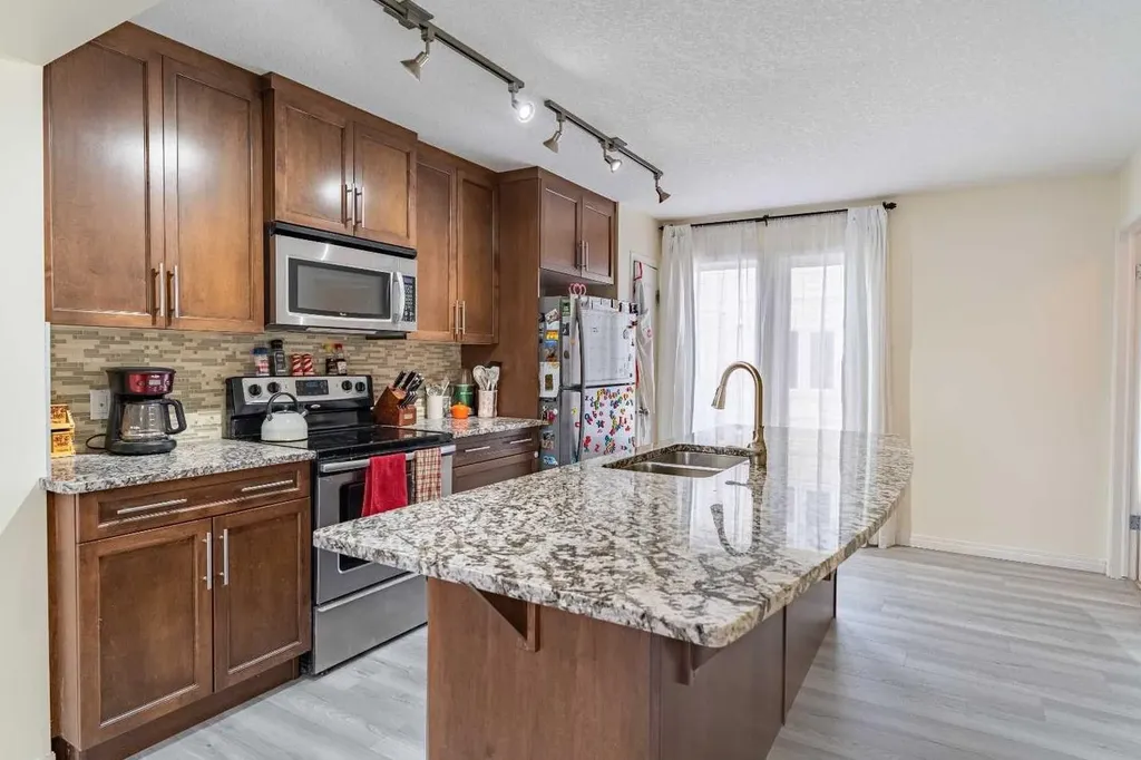 37 Auburn Bay Link SE Calgary AB T3M 0Y5