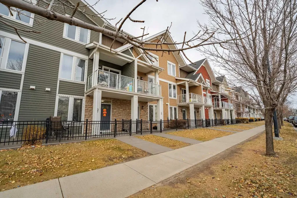 37 Auburn Bay Link SE Calgary AB T3M 0Y5