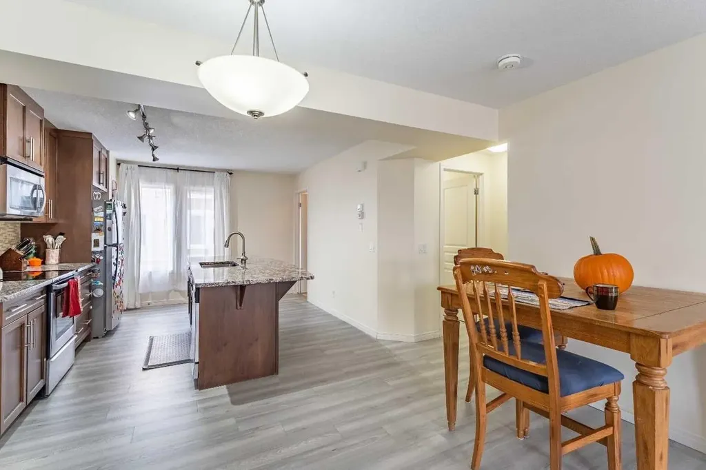 37 Auburn Bay Link SE Calgary AB T3M 0Y5